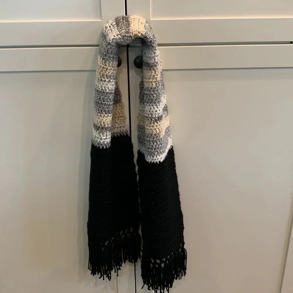 Handmade crochet beanie and scarf set🤩